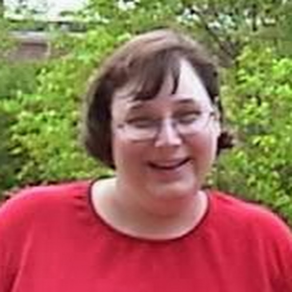 Meet your Posher, Carolyn